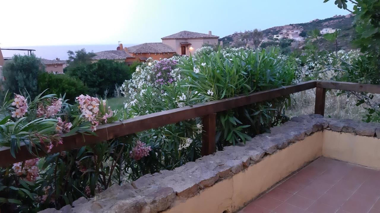 Appartamento Panoramico Calarossa Sardegna Isola Rossa Eksteriør bilde
